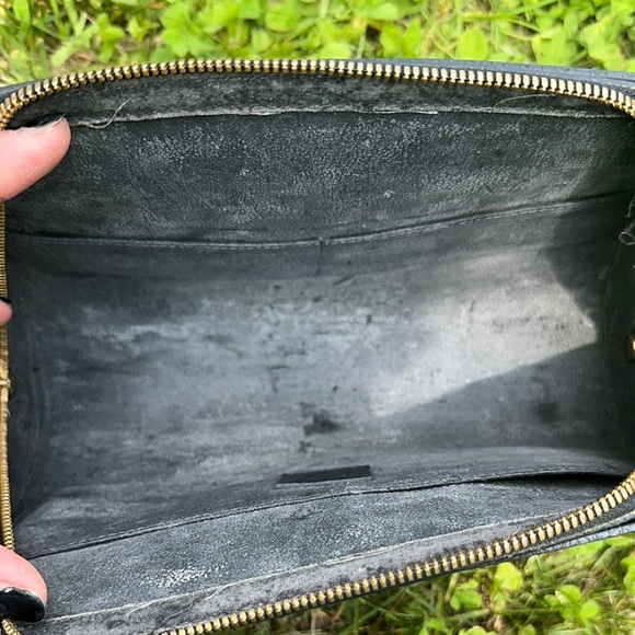 Louis Vuitton Black Textured Leather Bag - Picture 8 of 8